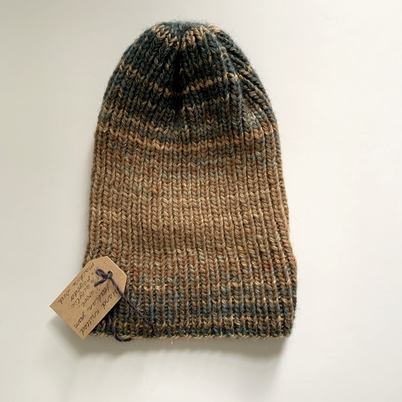 Hand Knitted Hat Italian New Self Striping Yarn Beige Gray Gold - Picture 5 of 5